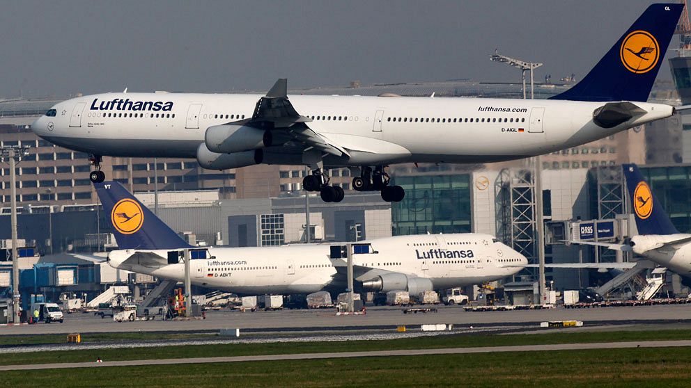 Lufthansaplan på flygplatsen i Frankfurt. Foto: Scanpix
