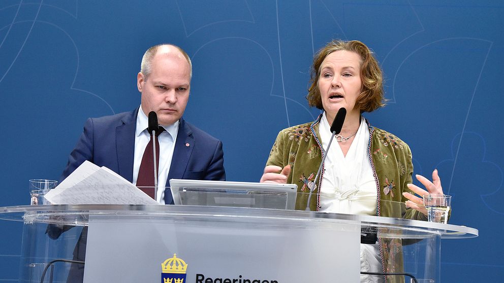 Justitie- och migrationsminister Morgan Johansson (S) och Juno Blom, partisekreterare för Liberalerna.