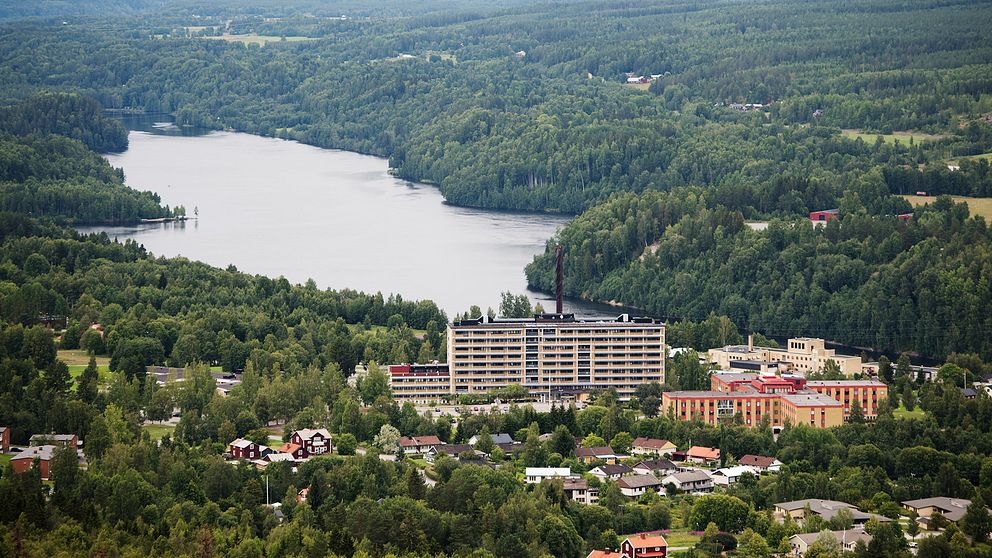 Sollefteå sjukhus fotograferat från Hallstaberget. Arkivbild.