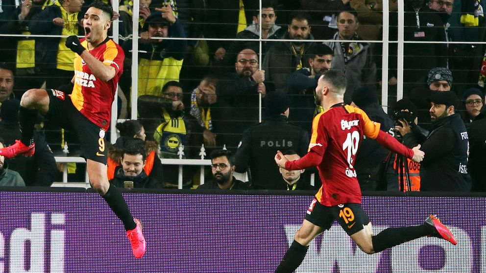 Radamel Falcao (till vänster) gjorde ett av Galatasarays mål.