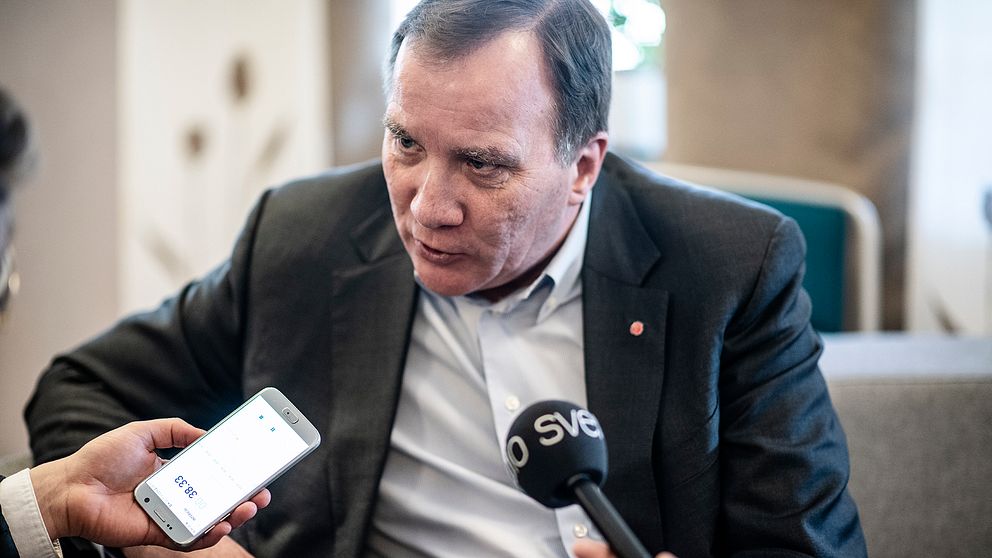 Statsminister Stefan Löfven (S) ska bli informerad av krisrådet under dagen.