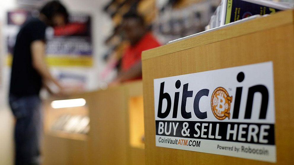 19 000 bitcoin, motsvarande över 40 miljoner svenska kronor, har försvunnit efter ett datorintrång mot handelsplatsen Bitstamp.