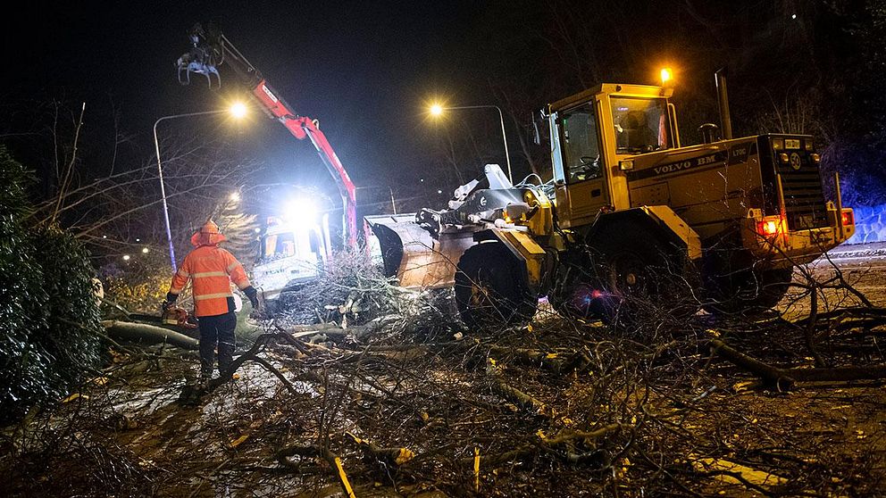 Stormen Egon gick hårt åt strömförsörjningen – och det är fortfarande stora problem med tågtrafiken i Västsverige.