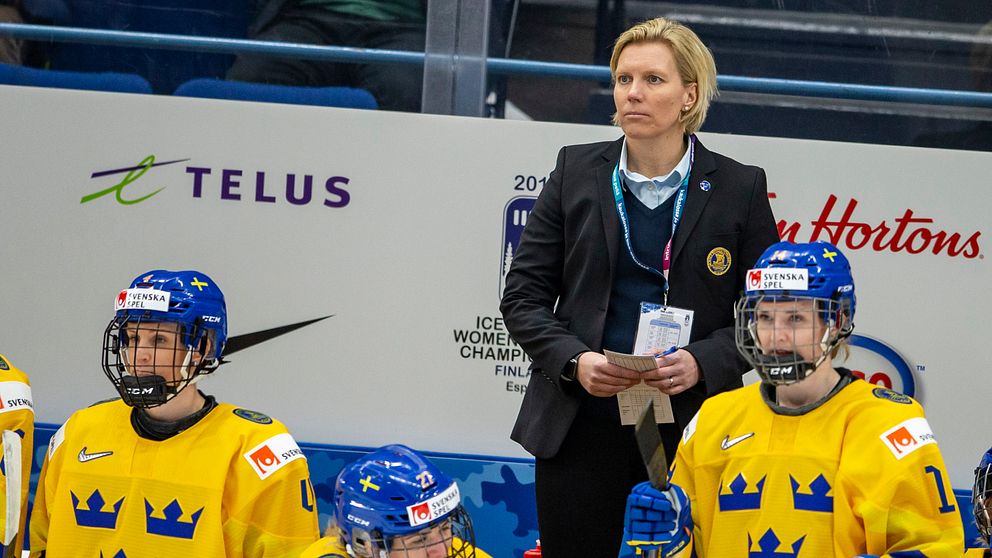 Ylva Martinsen får lämna jobbet som förbundskapten.