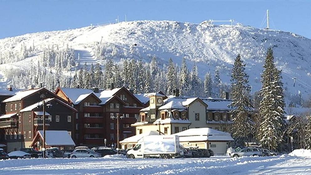 Vinterbild över Vemdalsskalet med högfjällshotellet