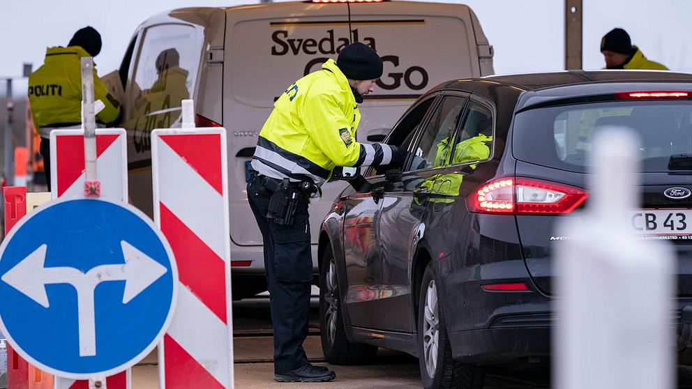 Danmark stängde gränserna den 15 mars 2020 på grund av corona-pandemin. Sverige stänger gränserna den 19 mars i 30 dagar.