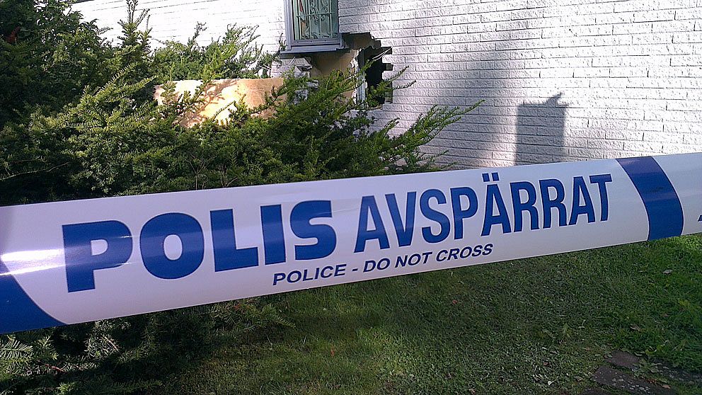 Avspärrning utanför databutik