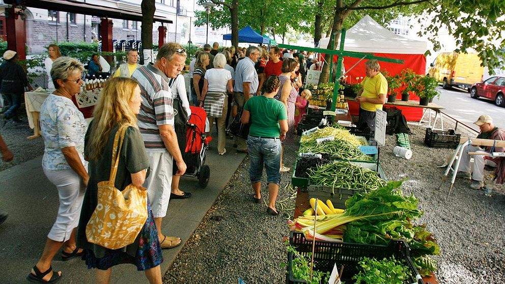 På ett år har försäljningen av ekologisk mat i Sverige ökat med drygt 30 procent.  ”Ökningen i Sverige i fjol är otrolig och är förmodligen den största i världen”, säger Cecilia Ryegård, redaktör på den obundna sajten Ekoweb.