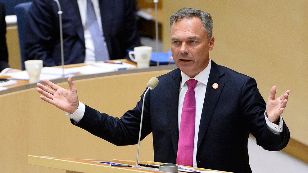 Jan Björklunds Folkpartiet får sämst siffror av alla riksdagspartier i den nya Novusmätningen.