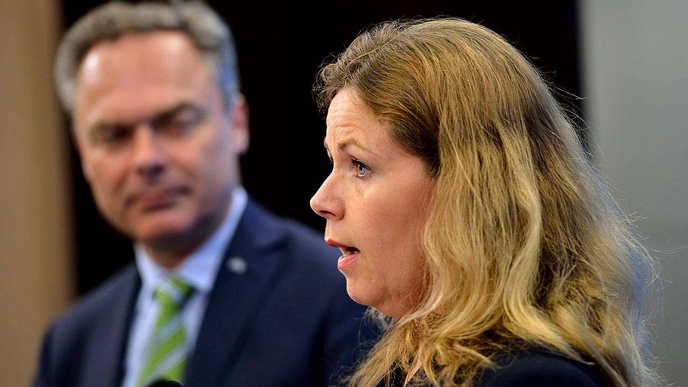 Folkpartisten och EU-parlamentarikern Cecilia Wikström kritiserar nu Jan Björklunds och Folkpartiets integrationsförslag – och säger att det borde kastas i papperskorgen.