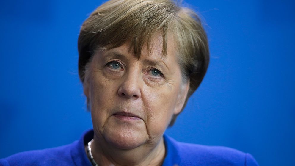 Tysklands förbundskansler Angela Merkel vid en pressträff på måndagen.