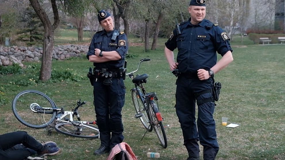 Annika Svensson och Magnus Almerfors, poliser, valborg