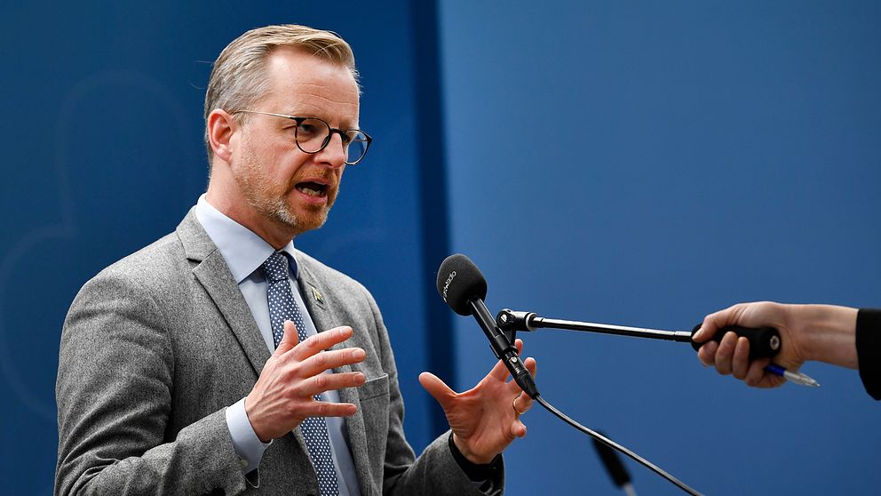 Inrikesminister Mikael Damberg (S) under en pressträff