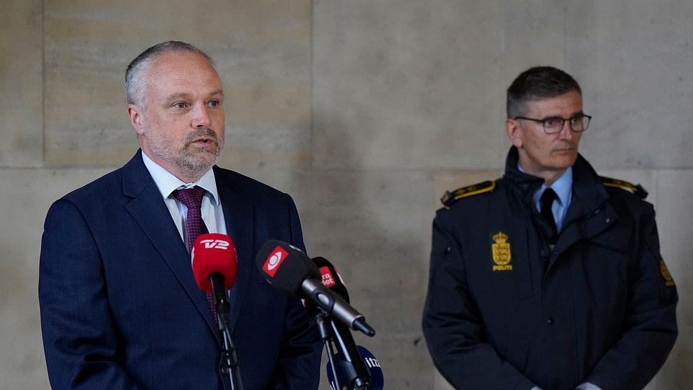 Jørgen Bergen Skov, polischef i Köpenhamn och Flemming Drejer, operativ chef vid PET, när polisen höll presskonferens om gripandet.