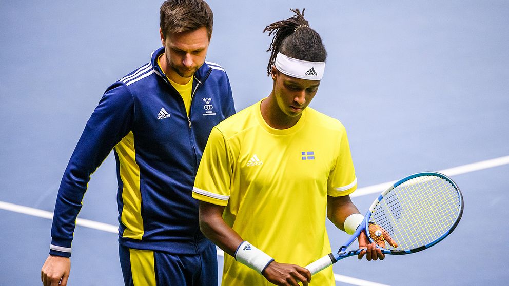 Robin Söderling och Mikael Ymer under en match mot Chile i mars.