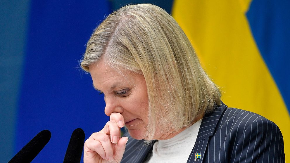 Finansminister Magdalena Andersson tvingas gång på gång omvärdera stödbehovet