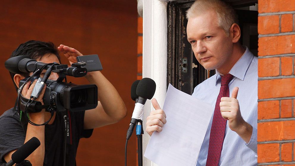 Wikileaksgrundaren Julian Assange på Ecuadors ambassad i London. Foto: Scanpix