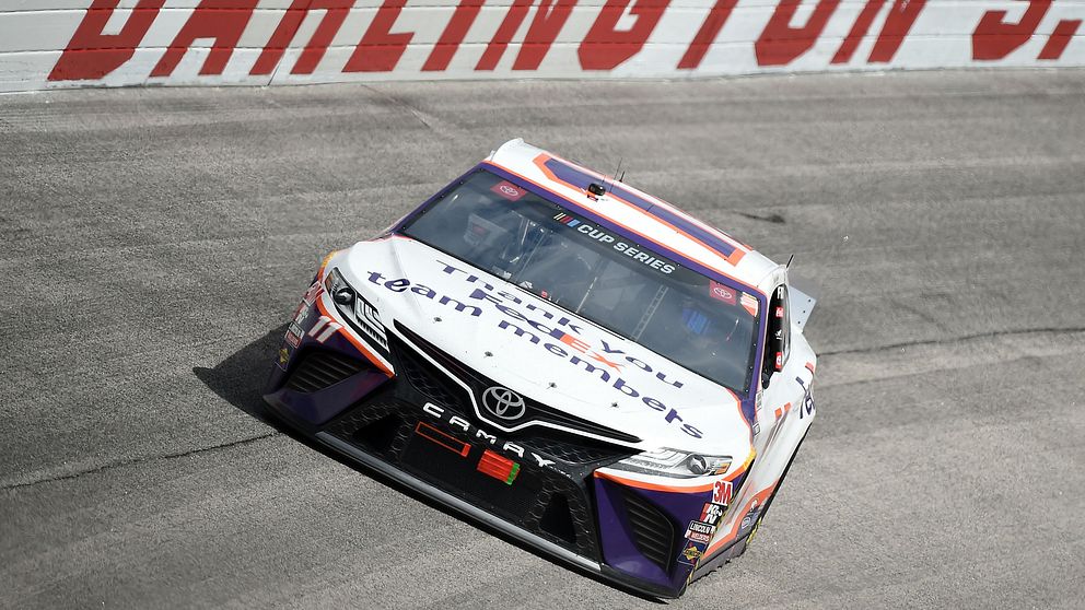 Denny Hamlin vann Nascar-tävlingen i Darlington.