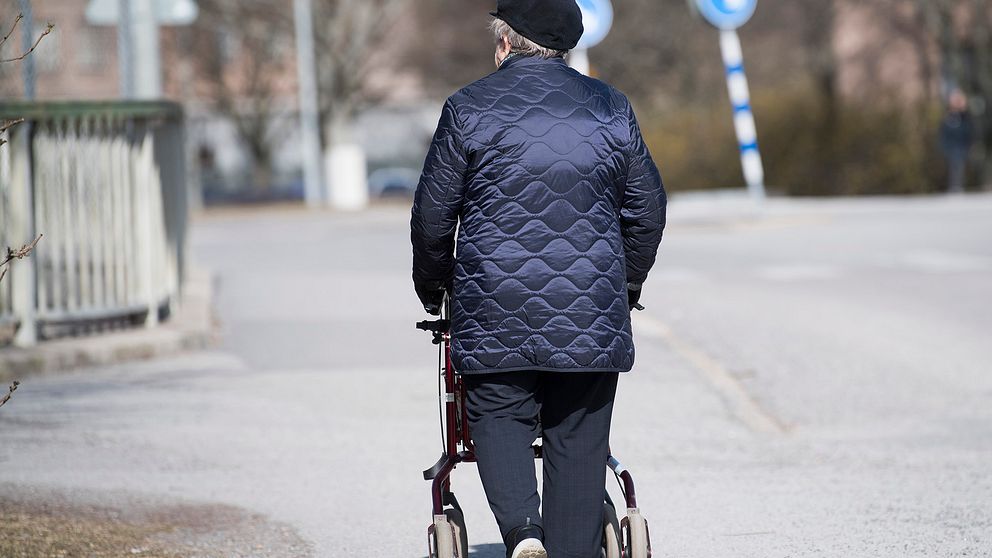 Bedrägerier mot äldre har minskat med en femtedel jämfört med samma period förra året. Arkivbild.