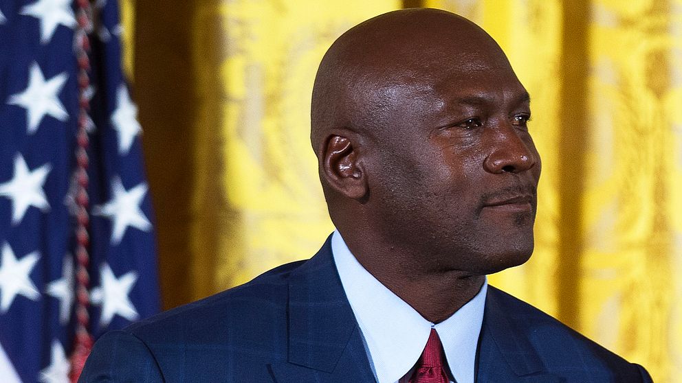 Michael Jordan donerad nästan en miljard svenska kronor till kampen mot social och etnisk orättvisa.