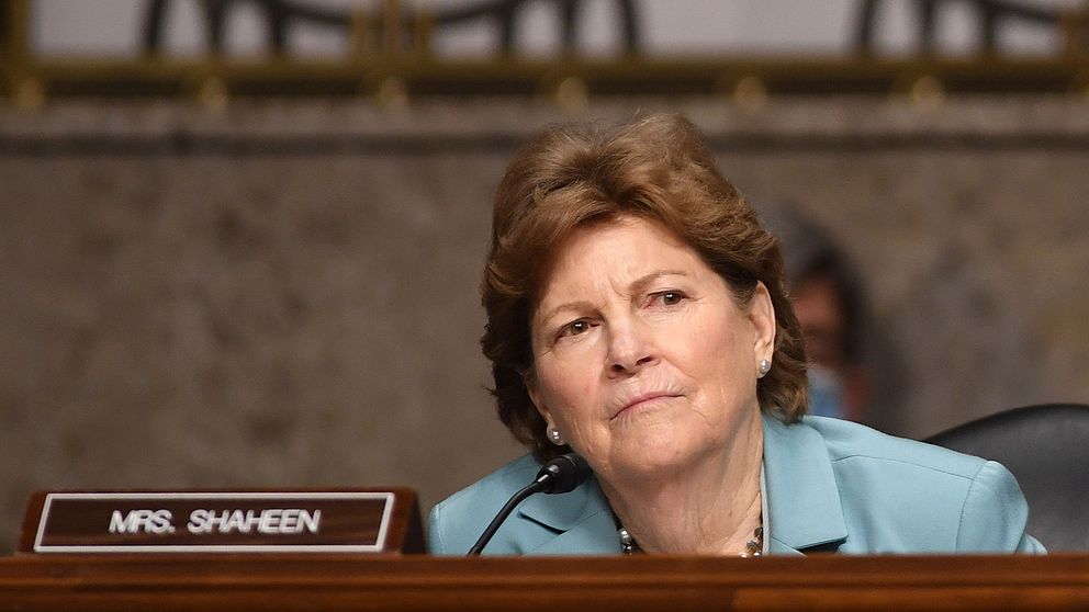 Dekomraternas senator Jeanne Shaheen från New Hampshire.