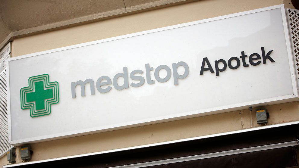 Skylt med Medstop apoteks logotyp.