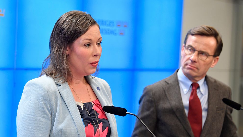 Moderaternas migrationspolitiska talesperson Maria Malmer Stenergard och partiledare Ulf Kristersson under en pressträff om integrationspolitiken tidigare under mandatperioden.