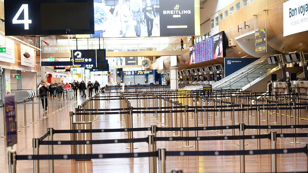 En typisk coronadag i Arlanda avgångshall när allt stod stilla. Men efter inrikesflygen öppnas det nu upp för mer utrikestrafik. Arkivbild.