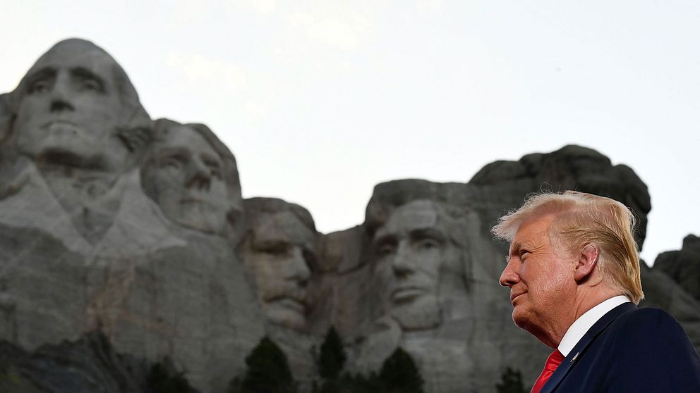 USA:s president vid Mount Rushmore nationalmonument i Keystone, Syd-Dakota den 3 juli 2020.