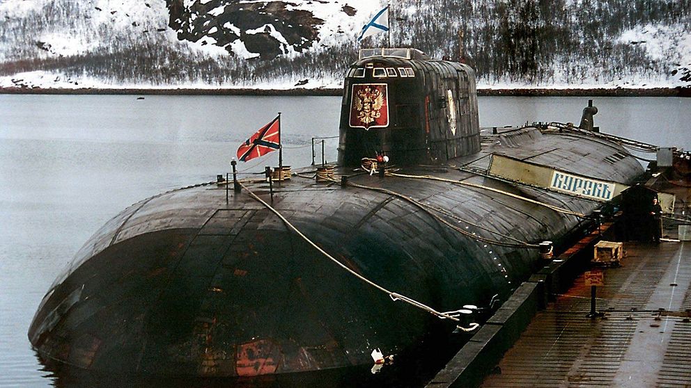 Systerubåten Kursk före olyckan som dödade hela besättningen med 118 personer år 2000.