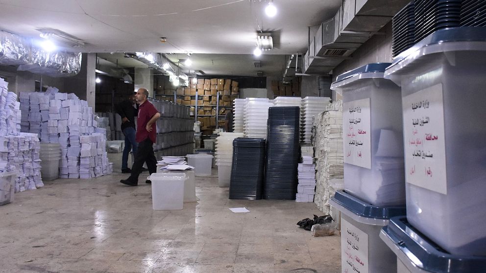 Valsedlar och lådor förbereds i Aleppo inför söndagens parlamentsval.