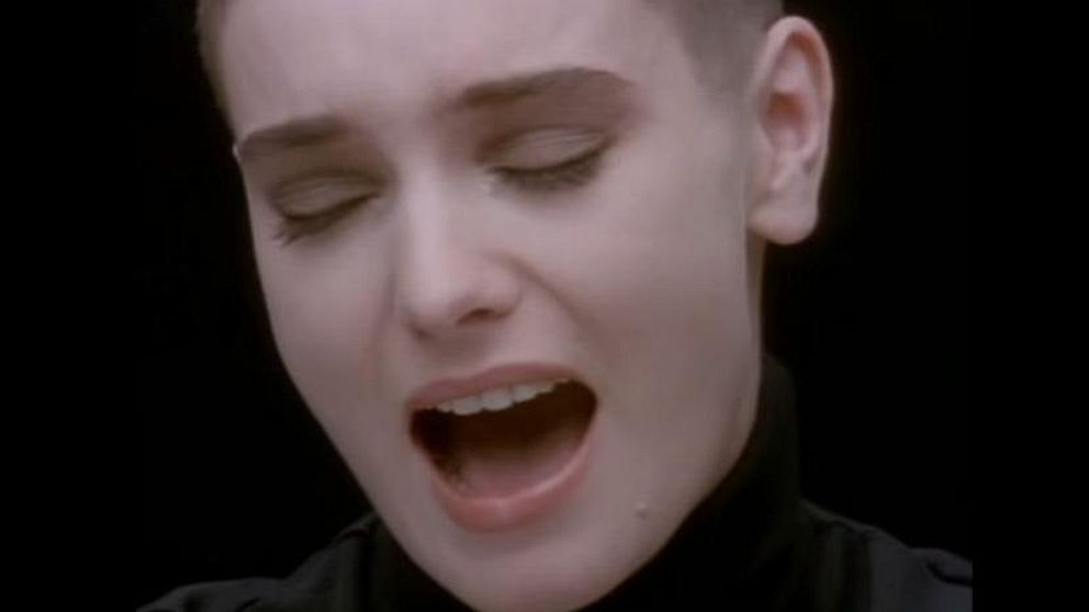 Ur musikvideon till ”Nothing Compares 2 U”.