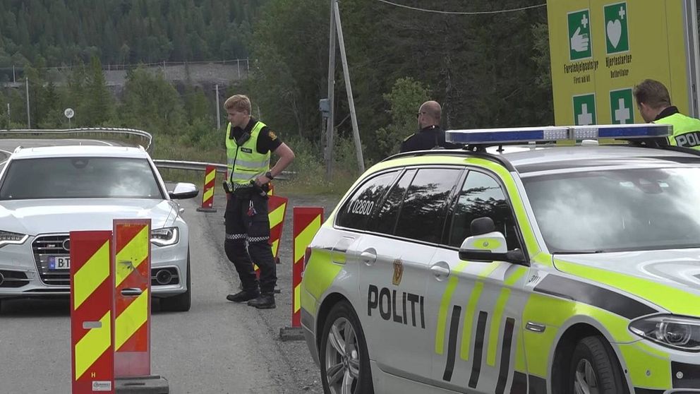 bild på norsk polisspärr vid norska gränsen vid Storlien.