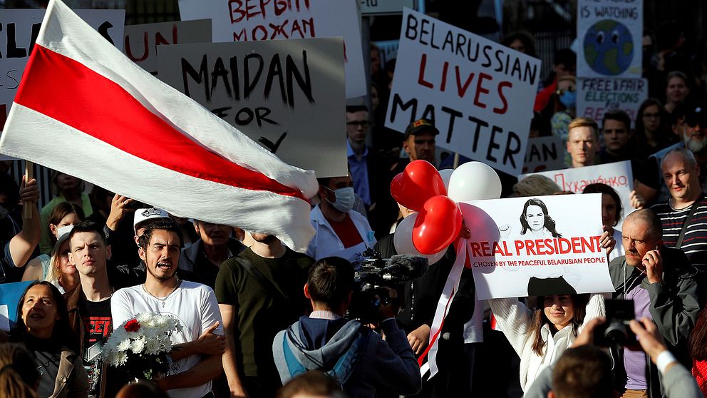 Demonstrationer har pågått i Belarus sedan valresultatet presenterades under söndagen.