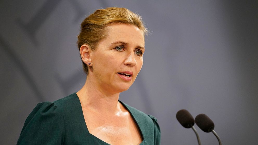 Danmark inför krav på munskydd i kollektivtrafiken, meddelade statsminister Mette Frederiksen på en presskonferens.