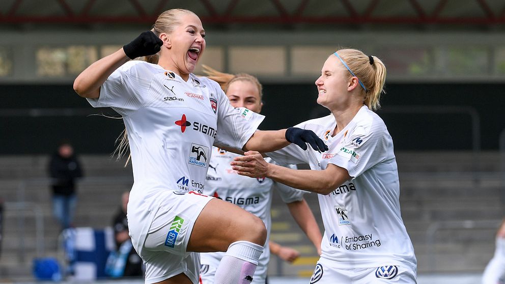 Rosengårds Lisa-Marie Utland (handskar) jublar efter att ha gjort 1-0 mot Göteborg i maj förra året. Arkivbild.