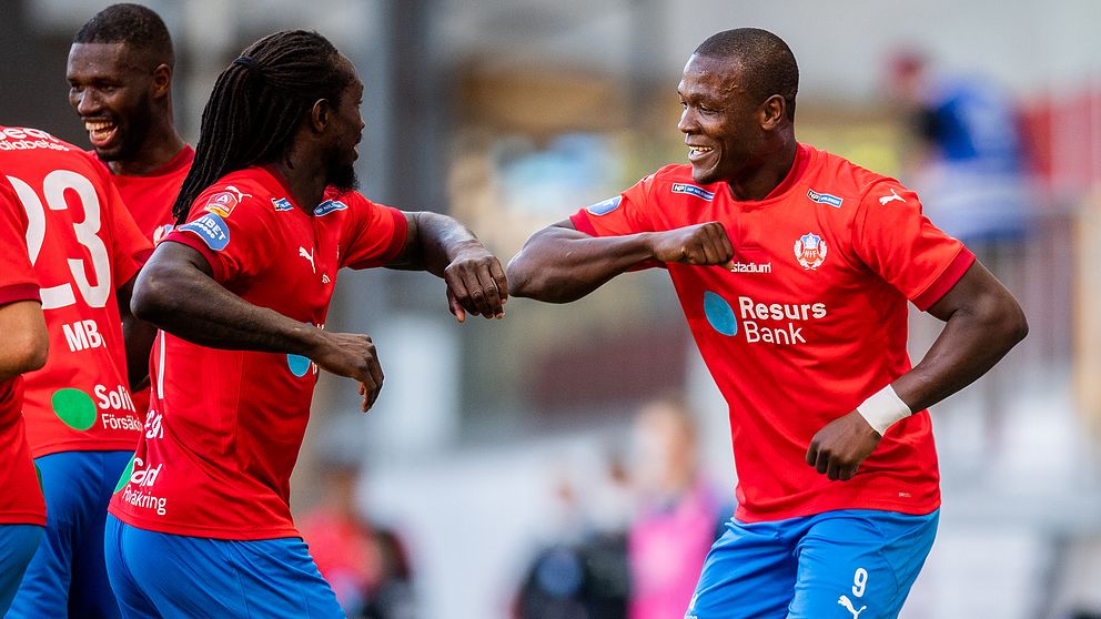 Helsingborgs Kebba Ceesay jublar med Alhaji Gero