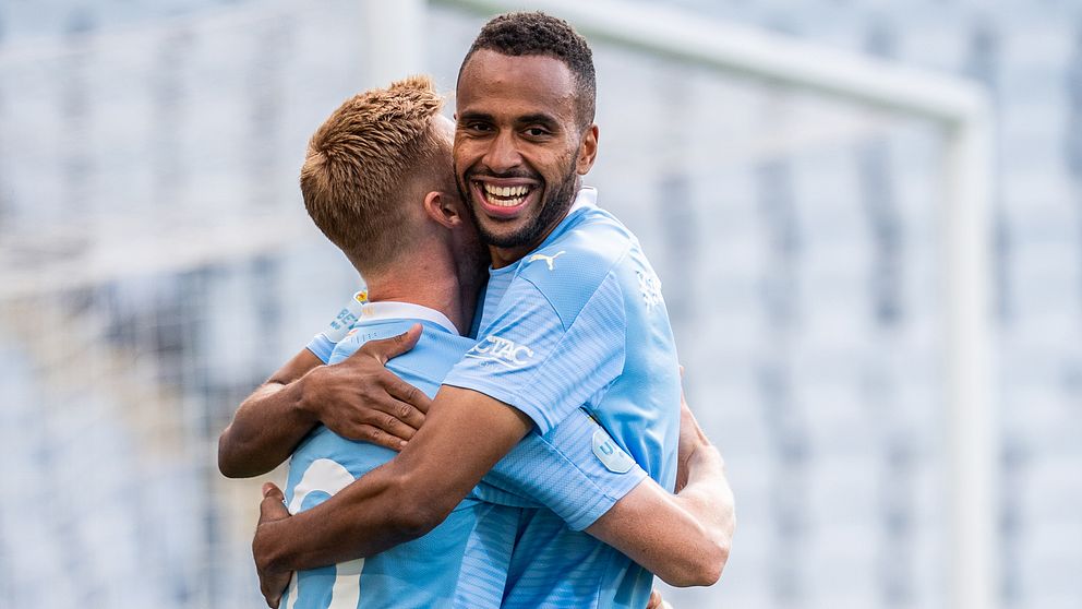 Malmö FFs Anders Christiansen och Isaac Kiese Thelin jublar efter 1-0