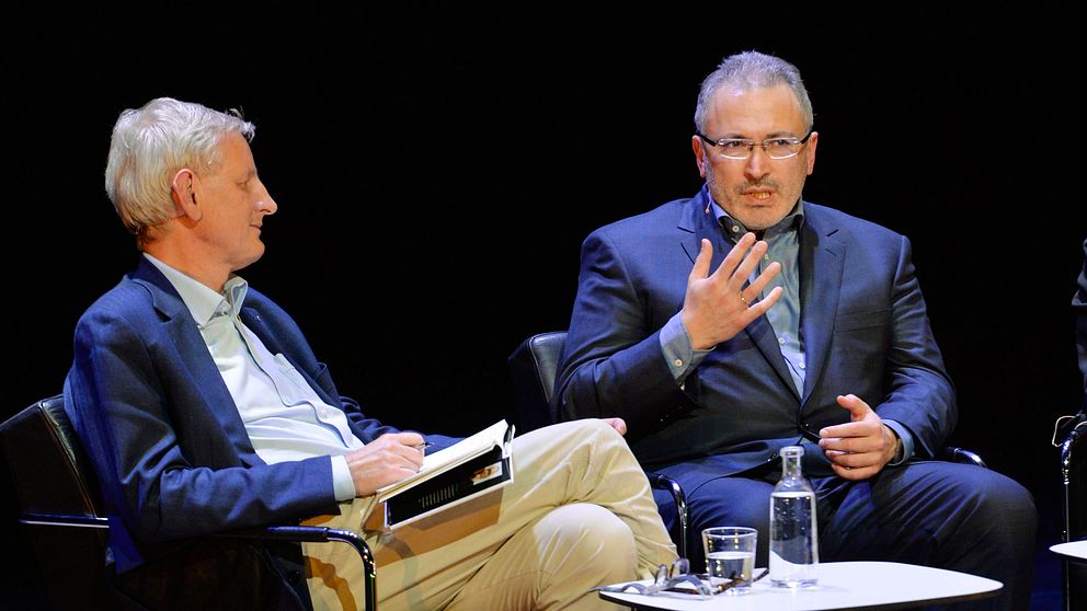 Den ryske ex-oligarken och Kremlkritikern Michail Chodorkovskij gästar Internationell författarscen på Kulturhuset i Stockholm för ett samtal med förre utrikesministern Carl Bildt.