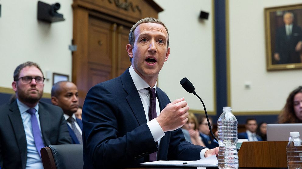 Facebooks vd Mark Zuckerberg när han frågades ut av amerikanska representanthuset om potentiell desinformation i presidentvalet 2020.