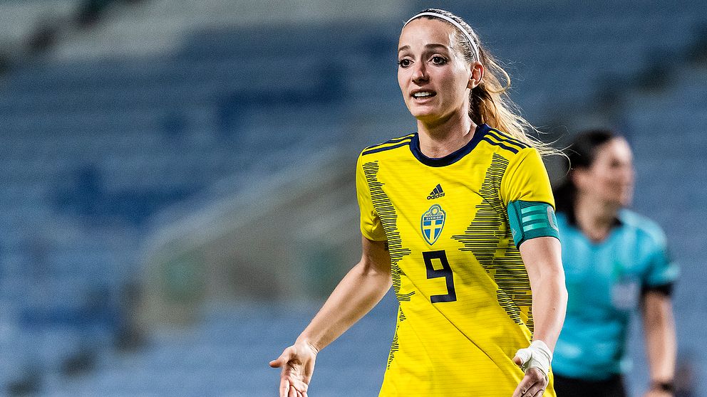 Kosovare Asllani ställer krav på Svenska Fotbollförbundets jämställdhetsarbete.