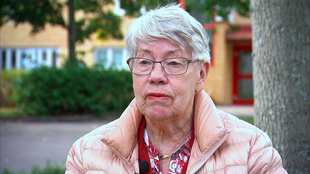 I ett halvår har 85-åriga Gun Fröberg från Karlstad hållit sig från socialt umgänge och hon tycker att situationen börjar kännas tröstlös.