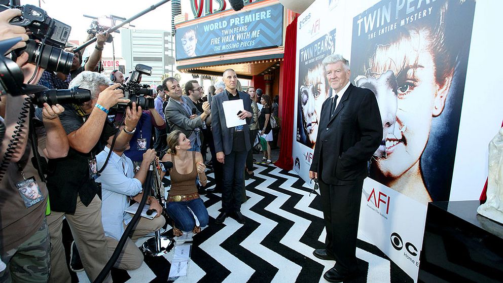I ett besked på twitter meddelar nu regissören David Lynch att han hoppar av kommande avsnitten av kultserien Twin Peaks.