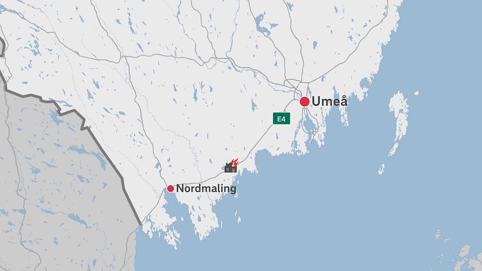En karta över delar av Västerbotten där branden är utmärkt.