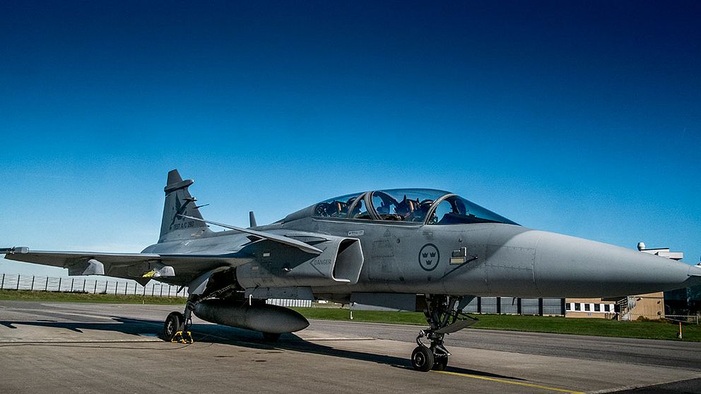 Nu ska en åklagare utreda Saabs Jas-gripen affär med Brasilien.