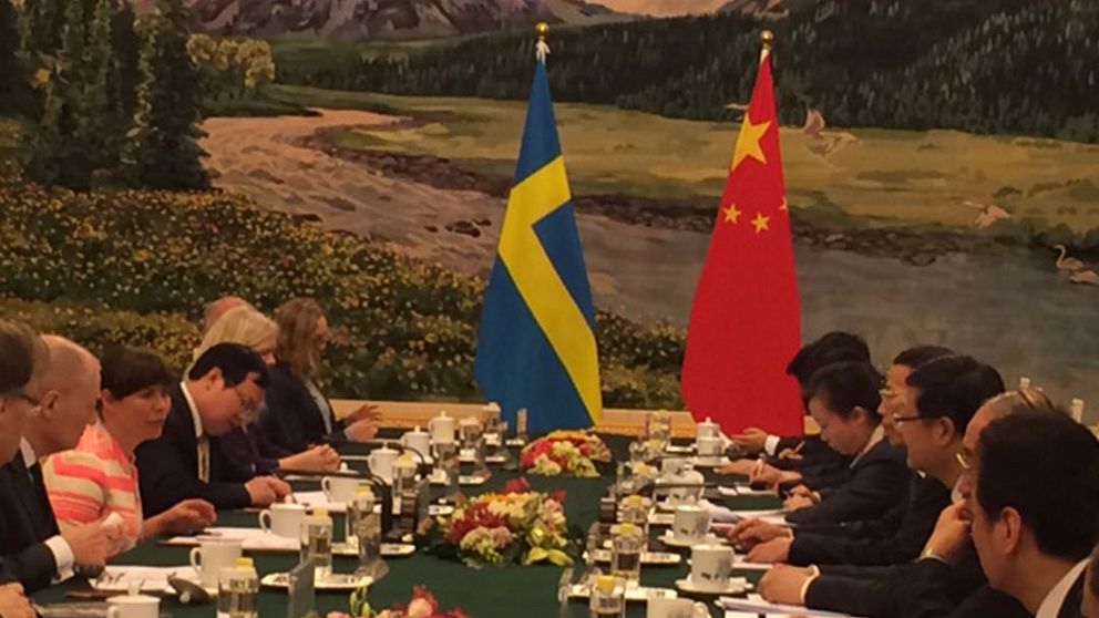 Sveriges miljöminister Åsa Romson (MP) är på besök i Kina. ”Alla känner en oro för föroreningarnas konsekvenser på hälsa och ekonomi”, säger Romson till SVT Nyheter.