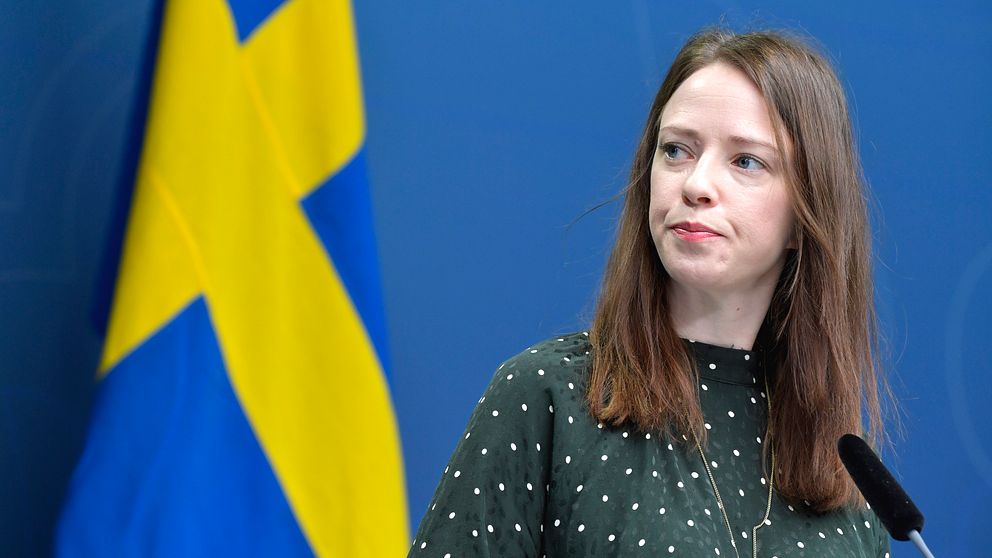 Jämställdhetsminister Åsa Lindhagen kandiderar till språkrör för Miljöpartiet efter Isabella Lövins avhopp.