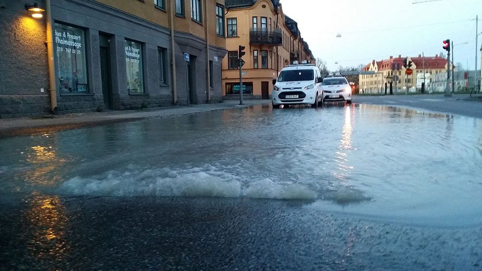 Vattenläcka Hertig Karls allé, Örebro