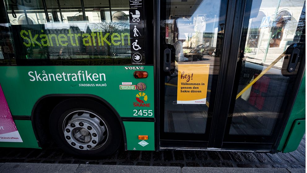 En av Skånetrafikens gröna bussar i Malmö.