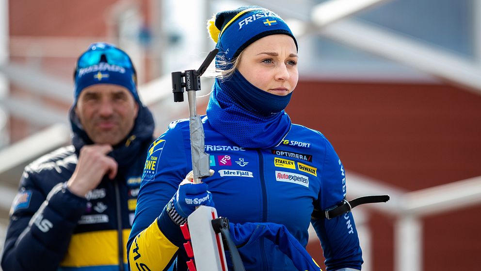 Stina Nilsson under en träning i skidskytte.